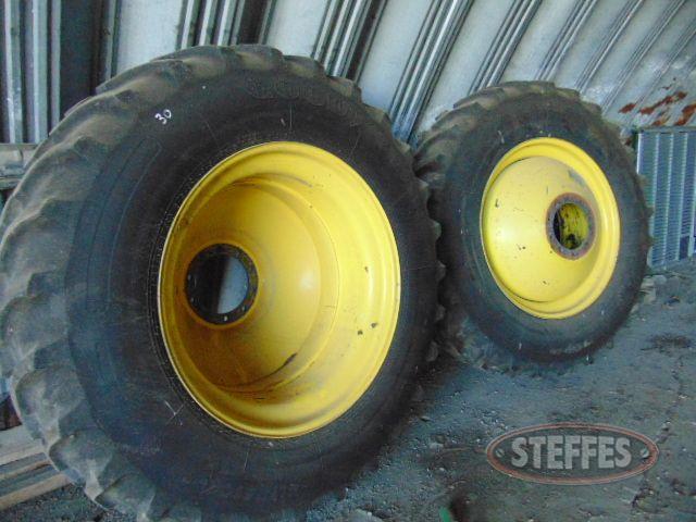 520-85R-42 duals - hardware came off of 9760 JD combine,_1.jpg